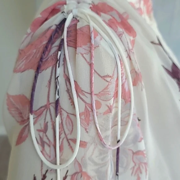 LOVER Long-Sleeve Floral Silk Blouse - Picture 4 of 9